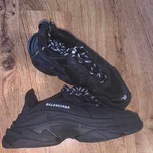 Balenciagas (black)